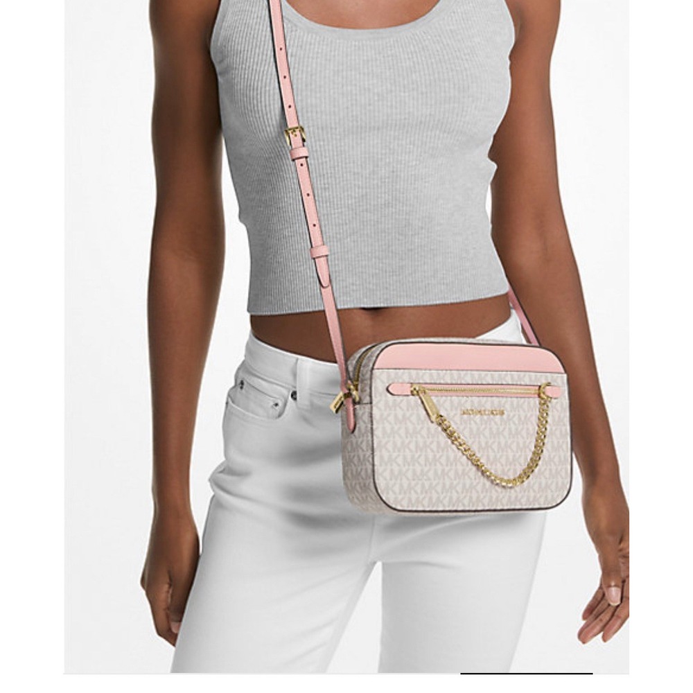 Michael Kors Signature Logo Purse Pink Trim Gold Chain NWT - Picture 2 of 8